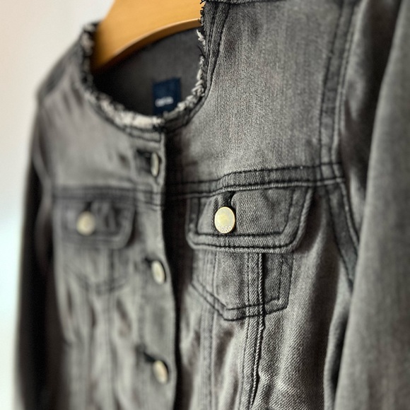 GAP 1969 Kids XS denim jacket grey/black distressed 7/8 buttons fall back2school - Picture 9 of 14